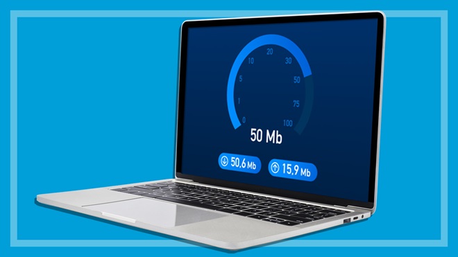 internet_speed_test_on_screen_of_laptop